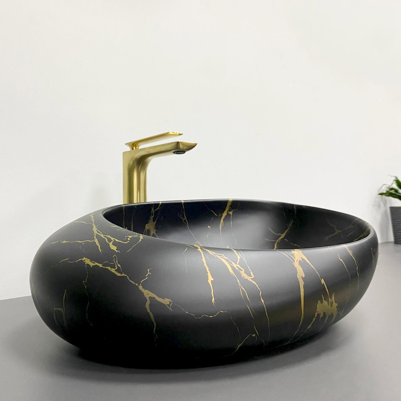 Умивальник (раковина) VBI VALIANO MARBLE BLACK MATT накладний