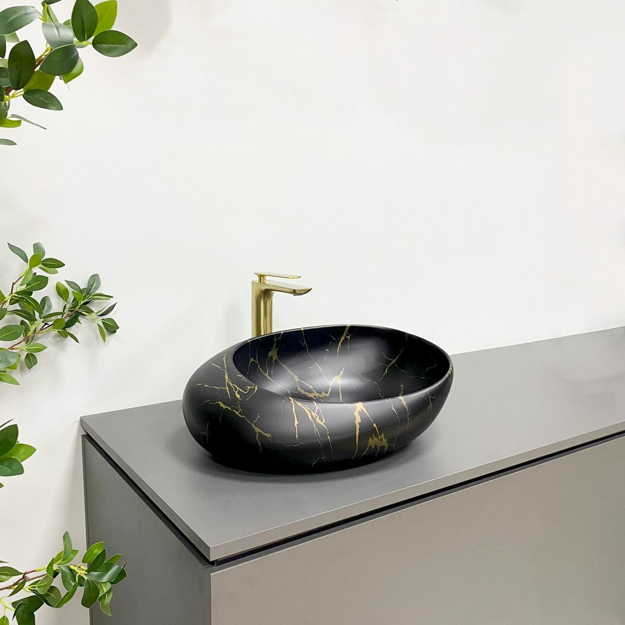 Умивальник (раковина) VBI VALIANO MARBLE BLACK MATT накладний