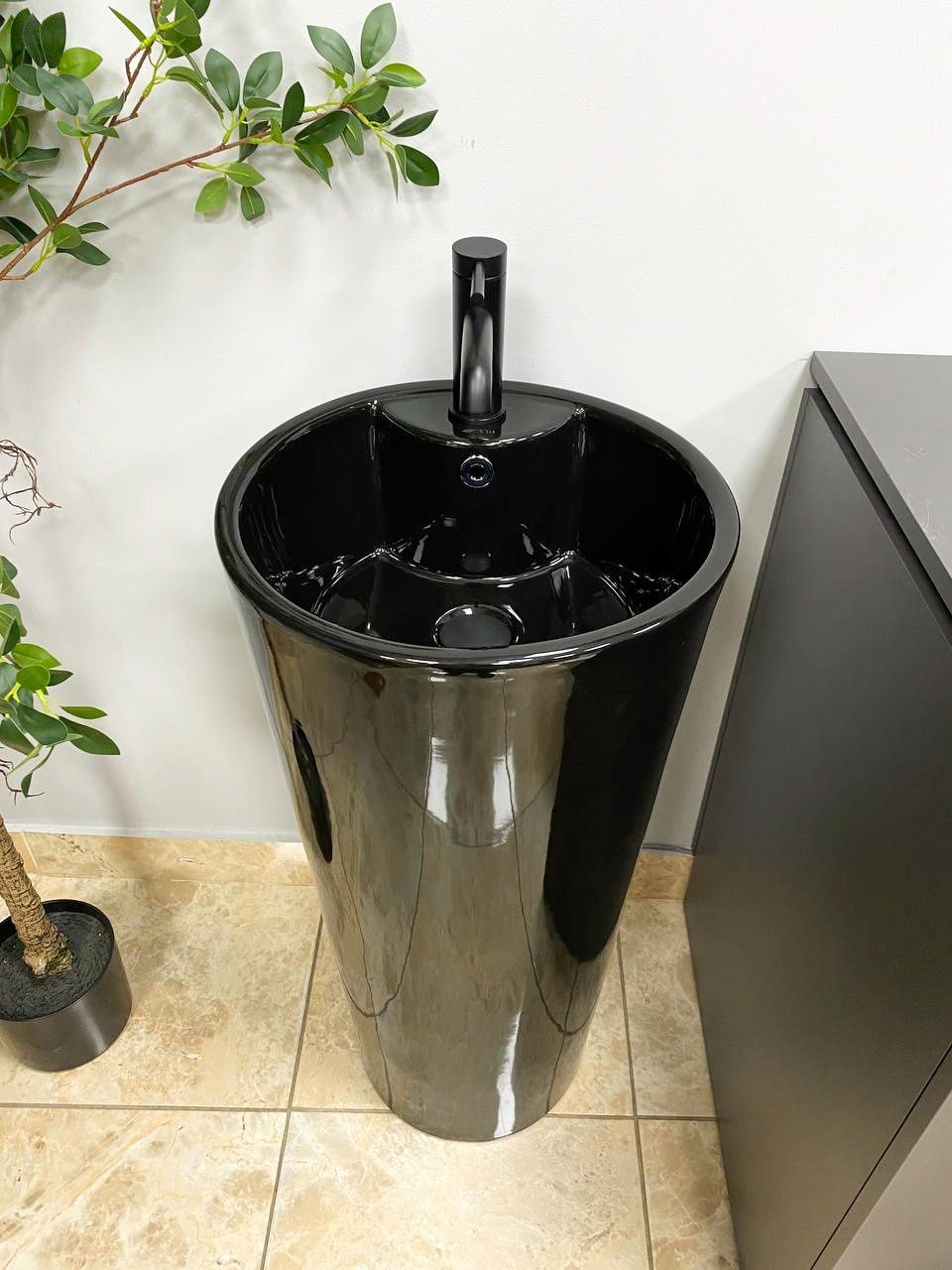 Умивальник (раковина) VBI BOLONIA BLACK GLOSSY підлоговий