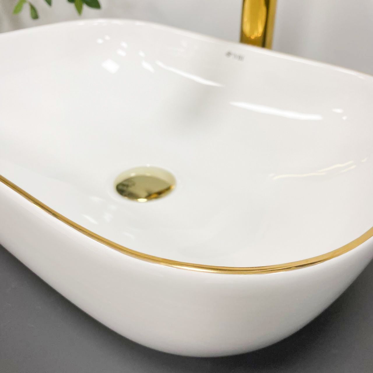 Умивальник (раковина) VBI RAVENNA WHITE GOLD EDGE накладний
